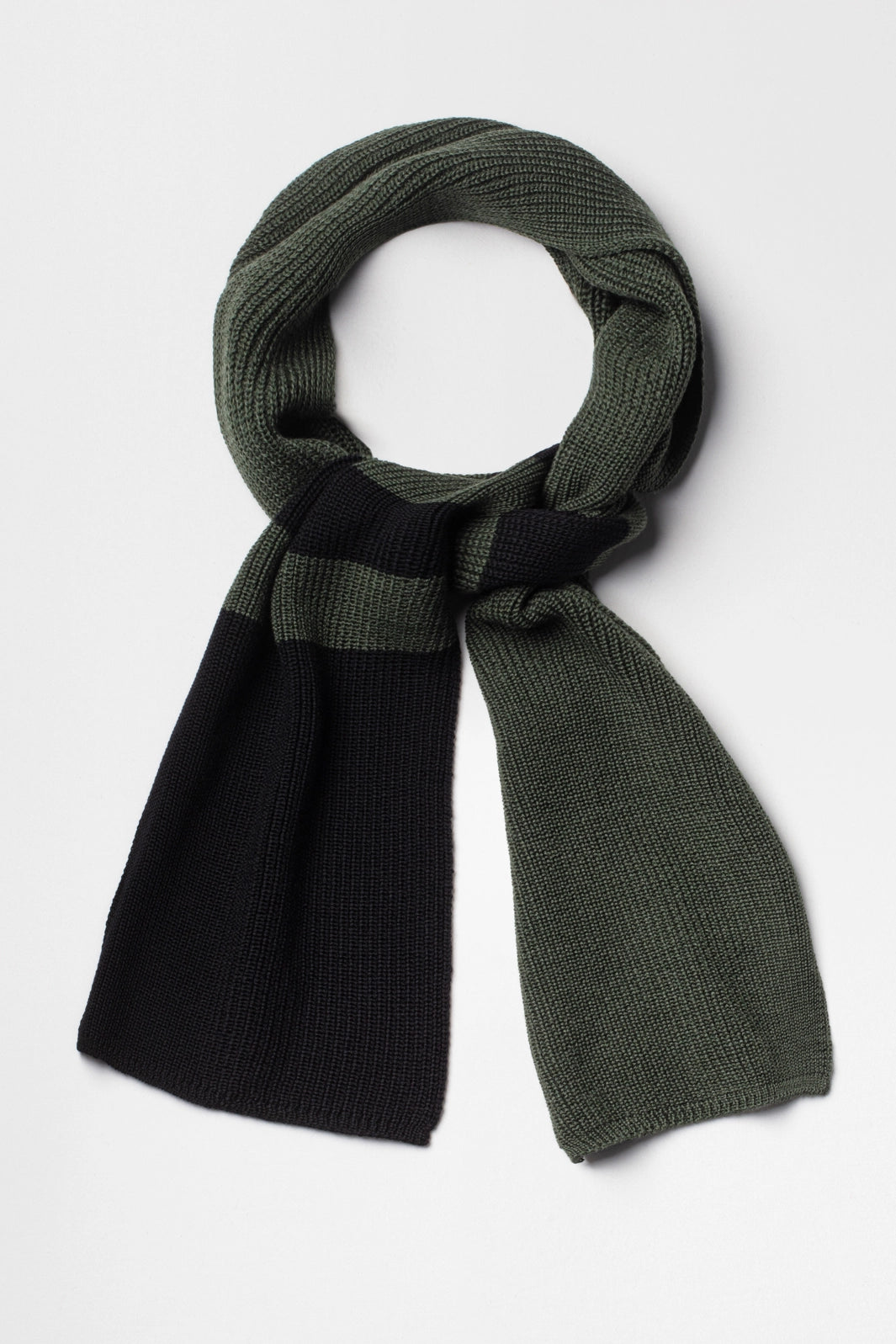 Echarpe en laine mérinos vert kaki et noir