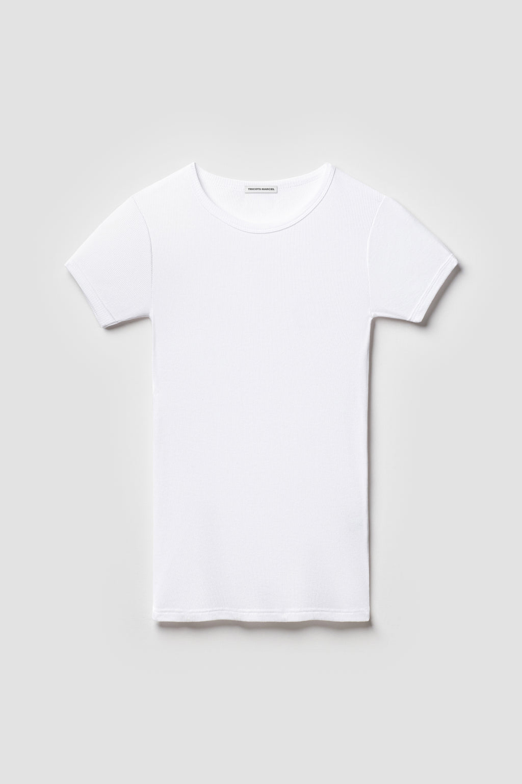 Maillot de corps homme et femme blanc à manches courtes en coton Pima côtelé, vue de face sur fond clair.