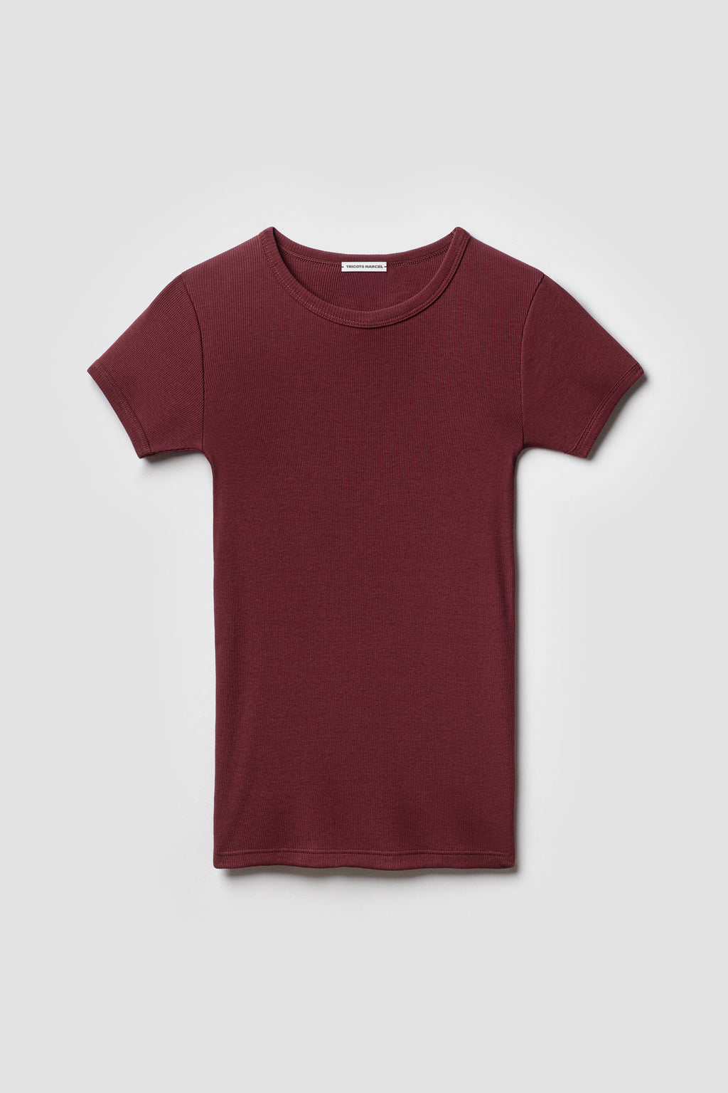 Maillot de corps bordeaux à manches courtes en coton Pima côtelé, vue de face sur fond clair.