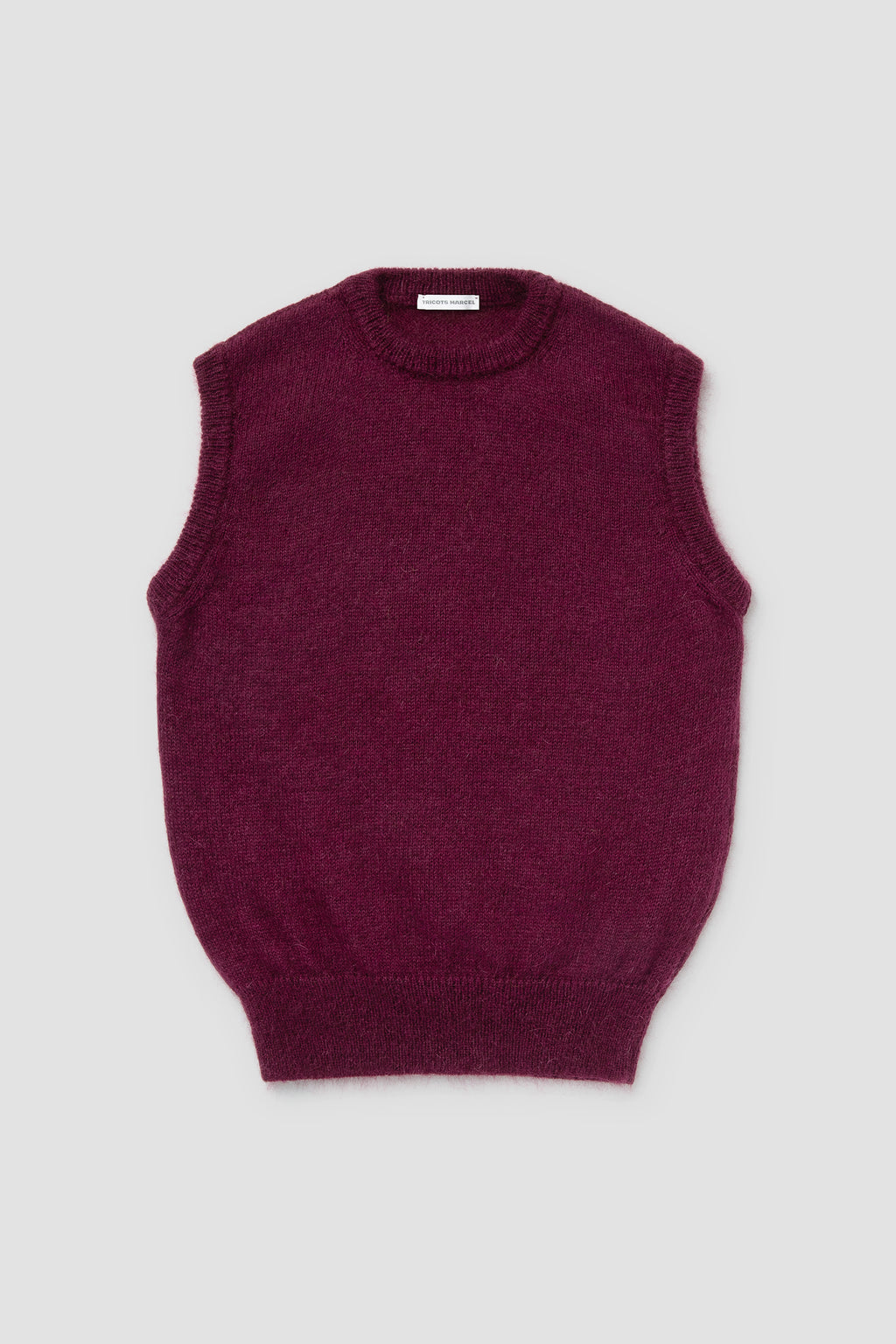 Pull bordeaux en mohair sans manches, vue de face.