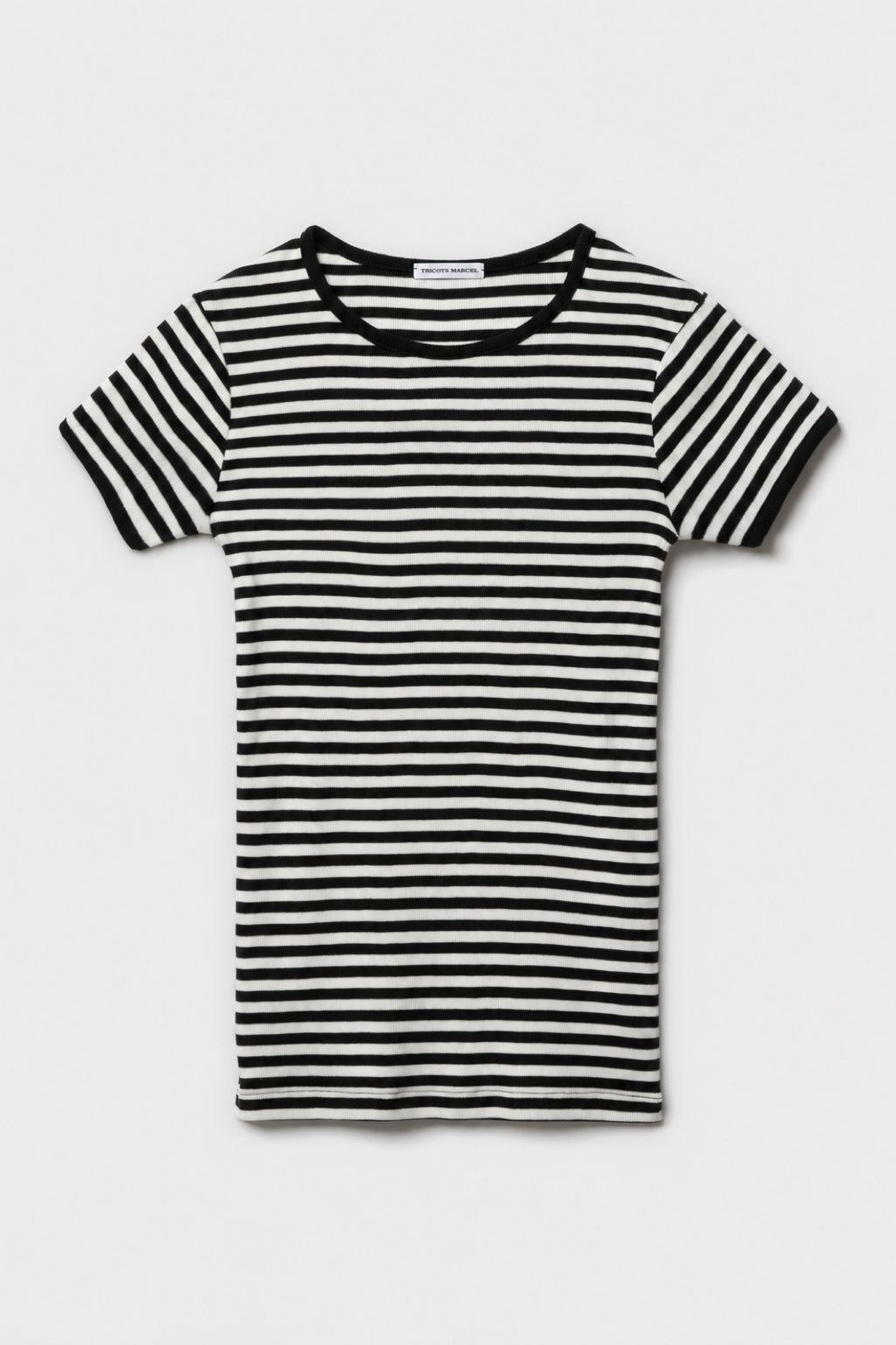 Maillot de corps marinière rayé noir et écru en coton bio côtelé, à manches courtes et col rond, vu de face à plat sur fond clair.